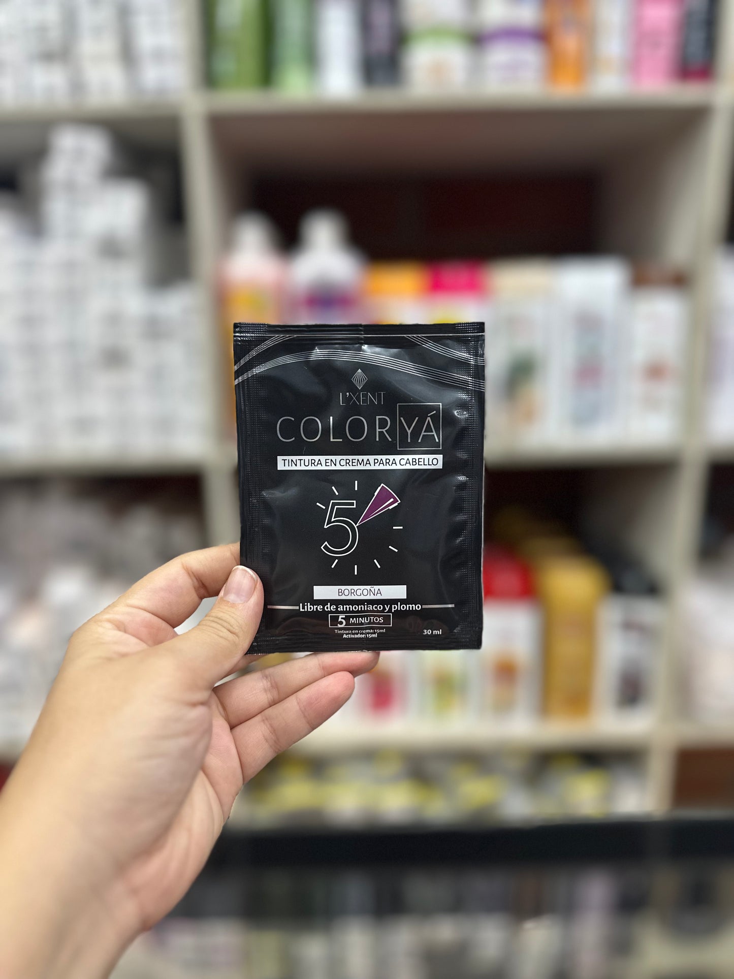 Tintura en crema para el cabello color ya luxent