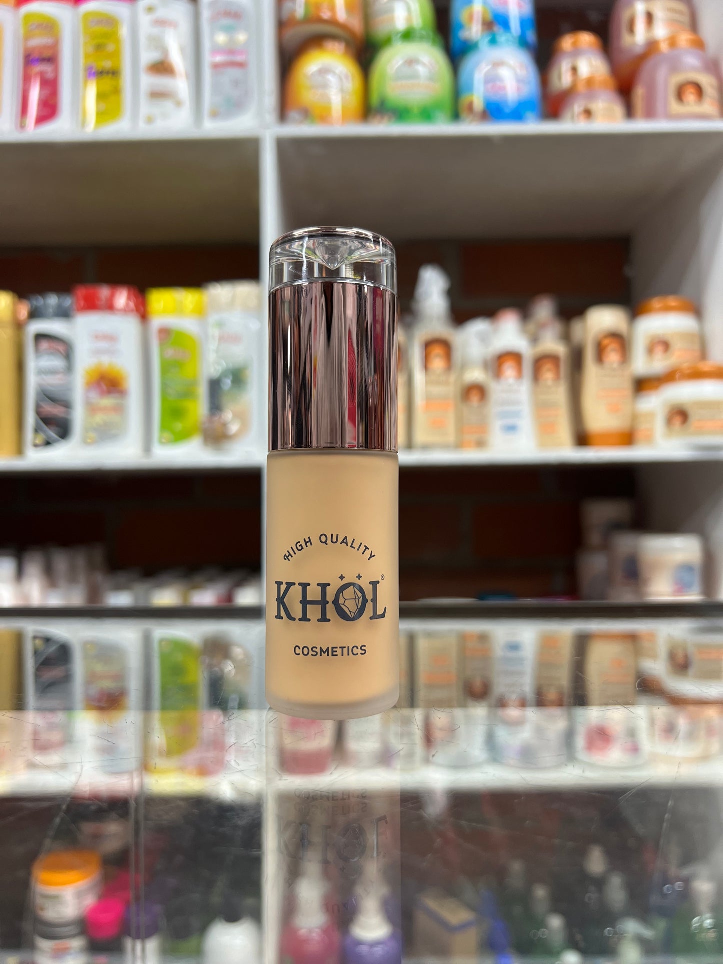 Base liquida con protección khol