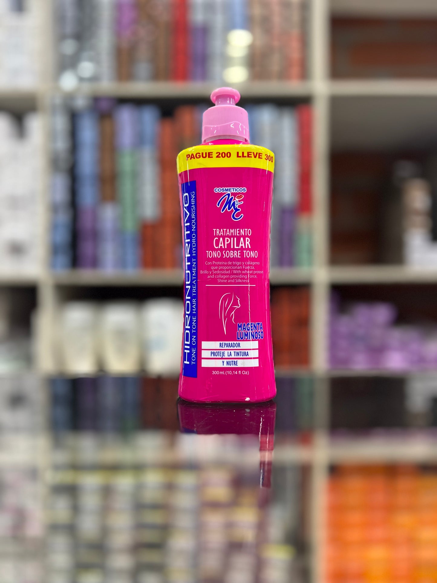 Tratamiento matizante tono sobre tono magenta luminoso mye