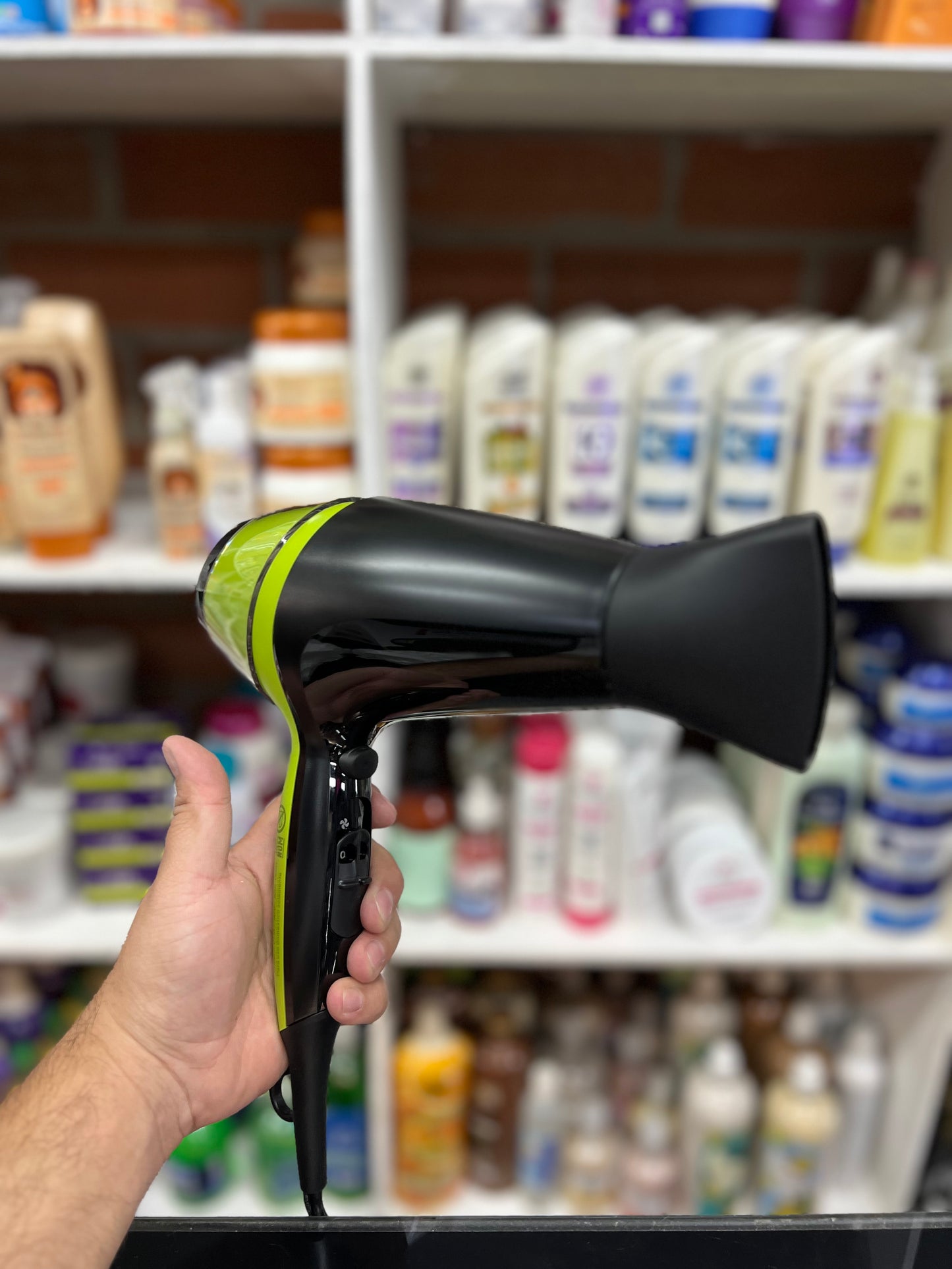 Secador shine therapy aguacate con macadamia remington