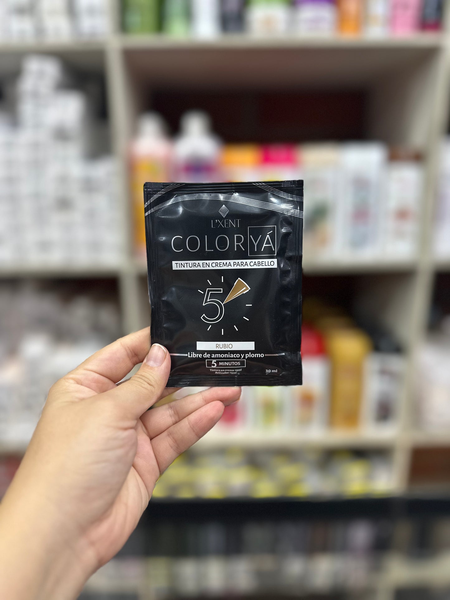 Tintura en crema para el cabello color ya luxent