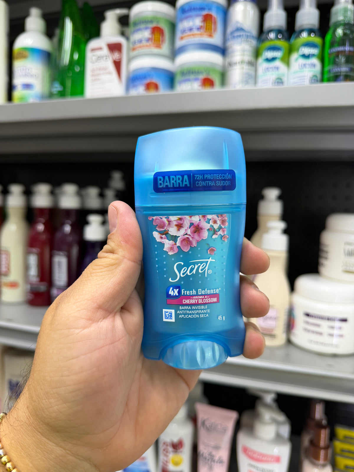 Desodorante Antitranspirante Secret Fresh Defense Cherry Blossom en Barra 45 g